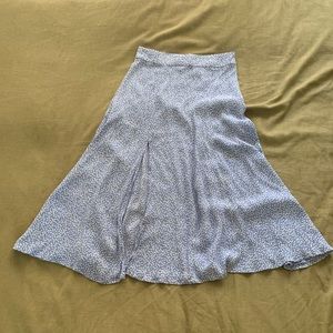 Delicate print skirt with slit